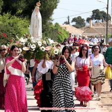 El cálido paseo de la Virgen con sus romeros galileos